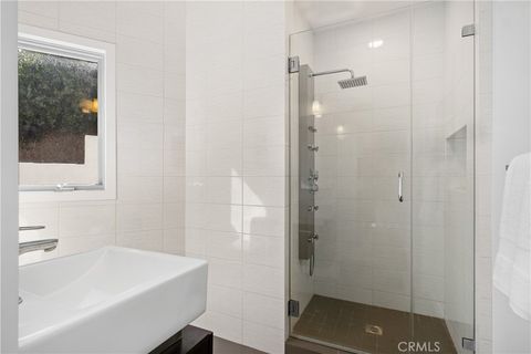 Tiny photo for 901 Summit Drive, Laguna Beach, CA 92651 (MLS # LG25114396)