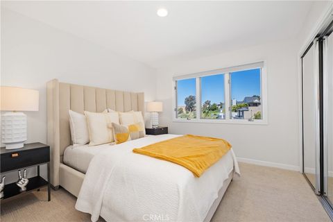 Tiny photo for 901 Summit Drive, Laguna Beach, CA 92651 (MLS # LG25114396)