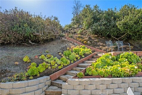 Tiny photo for 901 Summit Drive, Laguna Beach, CA 92651 (MLS # LG25114396)