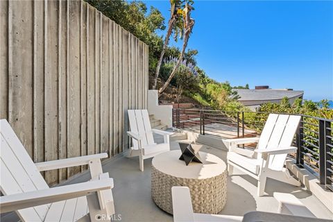 Tiny photo for 901 Summit Drive, Laguna Beach, CA 92651 (MLS # LG25114396)