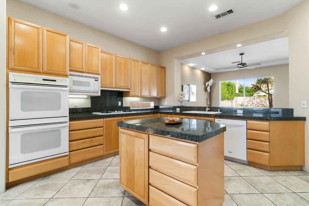 La Quinta Fairways - Residential