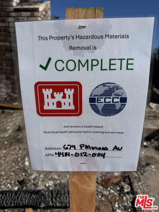 Main image without alt text