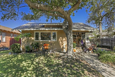 Photo of 615 /617 Wildrose AVE, Monrovia, CA 91016 (MLS # AR26192853)