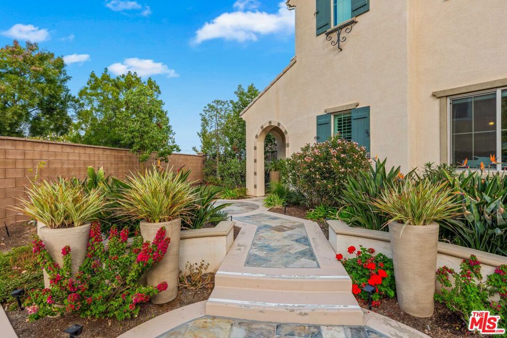 8304 Mariposa Court