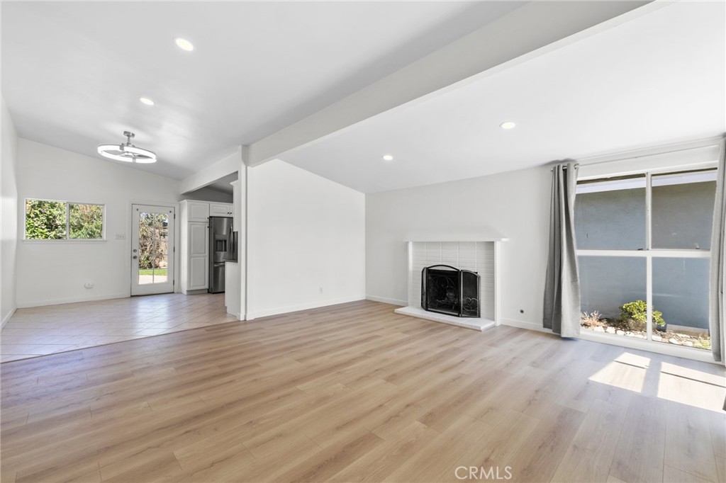 1027 N Greer