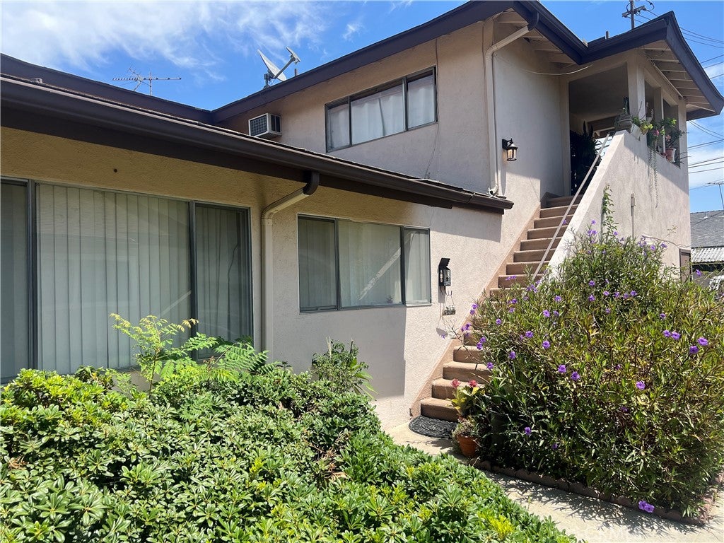 820 N Lido