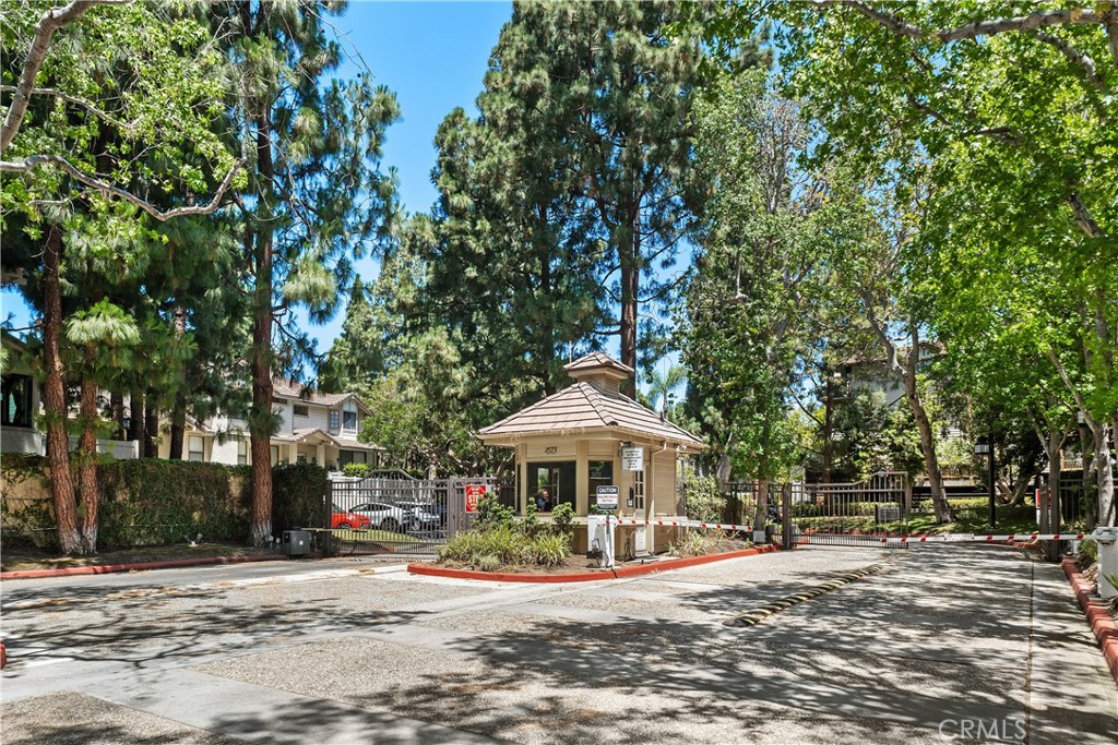 2615 Plaza Del Amo 644