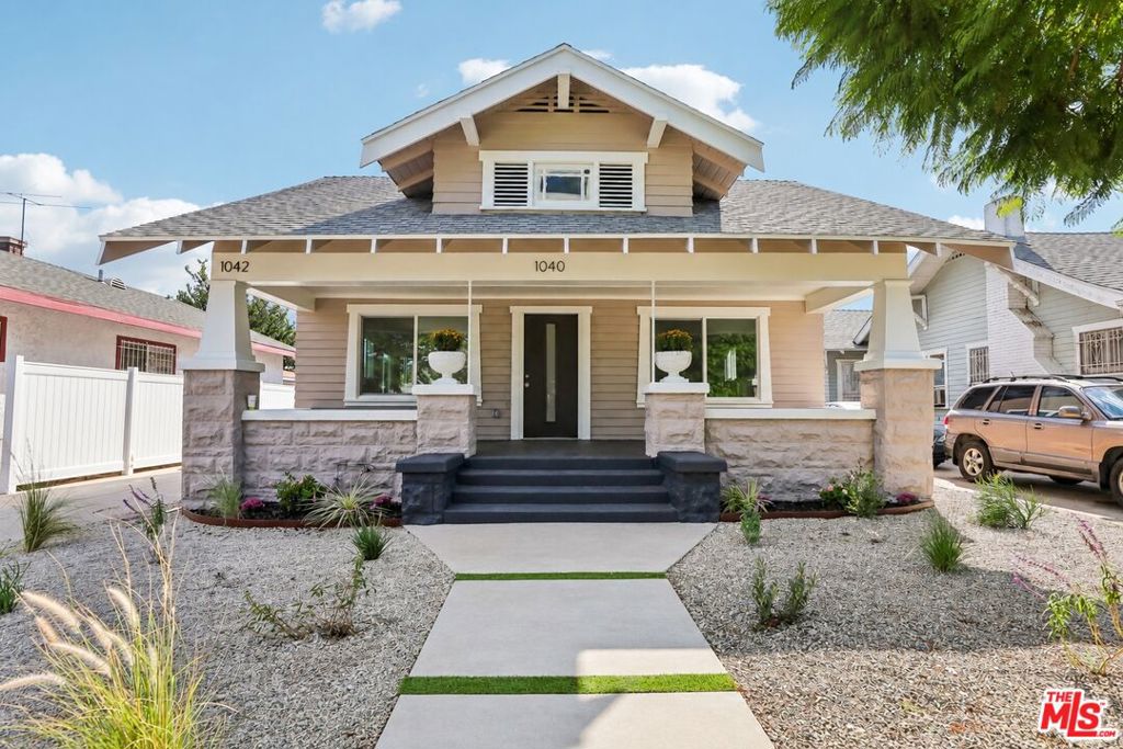 1040 W 45th Street