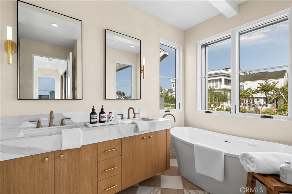 715 Poinsettia, Corona Del Mar CA 92625 - Photo 18