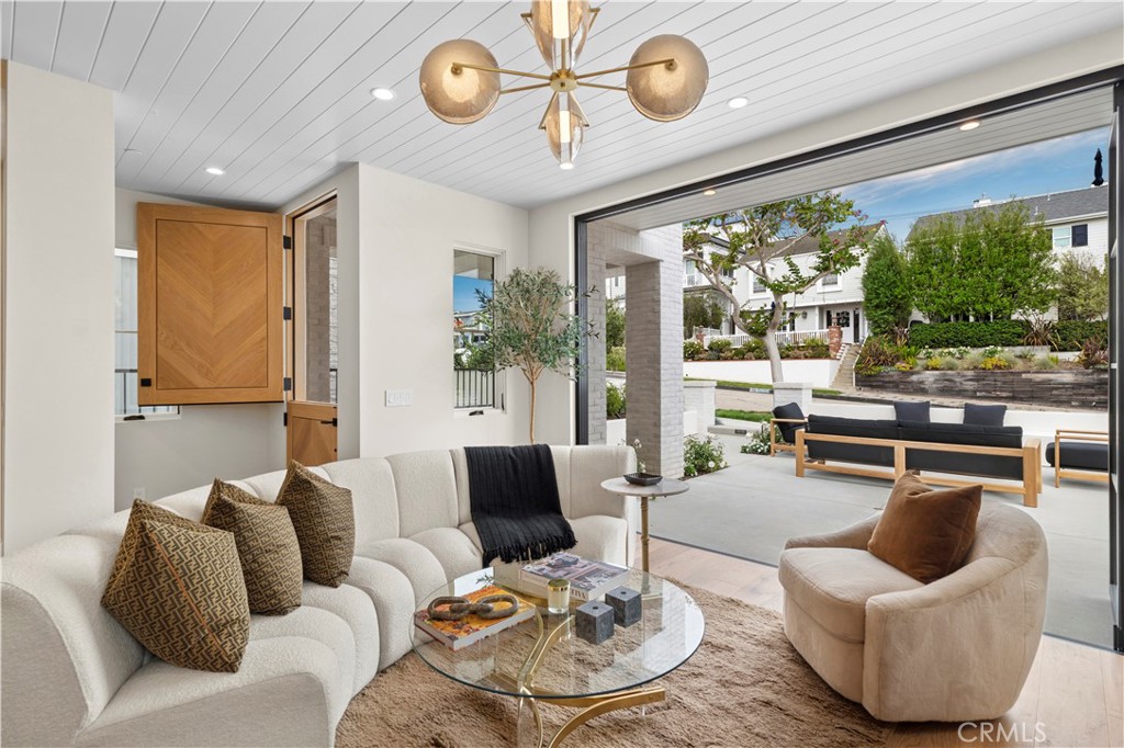 715 Poinsettia, Corona Del Mar CA 92625 - Photo 6