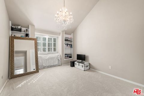 Tiny photo for 17437 Tarzana Street, Encino, CA 91316 (MLS # 26655007)