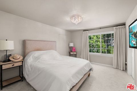 Tiny photo for 17437 Tarzana Street, Encino, CA 91316 (MLS # 26655007)