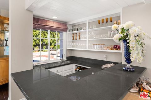 Tiny photo for 17437 Tarzana Street, Encino, CA 91316 (MLS # 26655007)