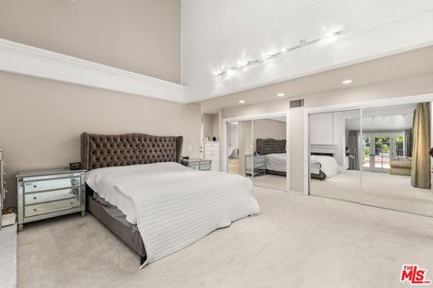 Tiny photo for 17437 Tarzana Street, Encino, CA 91316 (MLS # 26655007)