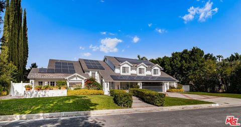 Tiny photo for 17437 Tarzana Street, Encino, CA 91316 (MLS # 26655007)