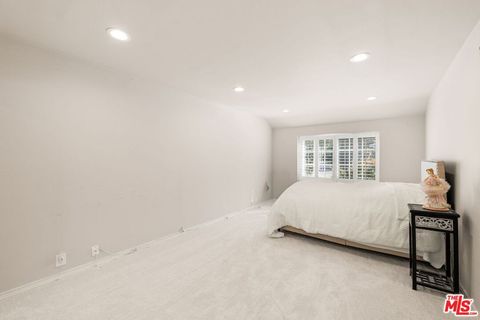 Tiny photo for 17437 Tarzana Street, Encino, CA 91316 (MLS # 26655007)