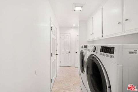 Tiny photo for 17437 Tarzana Street, Encino, CA 91316 (MLS # 26655007)