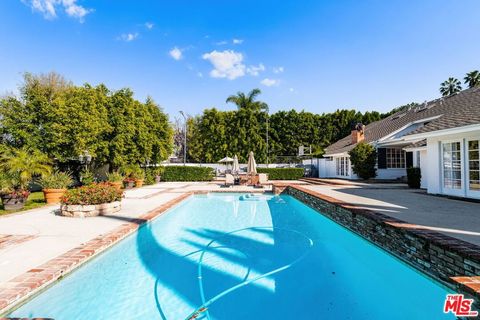 Tiny photo for 17437 Tarzana Street, Encino, CA 91316 (MLS # 26655007)