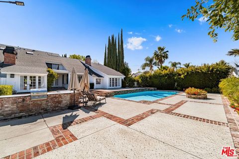 Tiny photo for 17437 Tarzana Street, Encino, CA 91316 (MLS # 26655007)