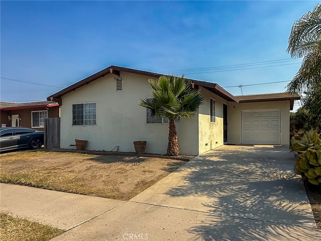 Offered at $595,000, this cozy and well-maintained 2-bedroom, 1-bathroom home is ideally located just behind St. John’s Regional Medical Center in Oxnard. With a private 1-car garage and a low-maintenance yard, this property blends comfort and convenience in a highly sought-after coastal community.
Inside, you’ll find a bright living area filled with natural light, a functional kitchen layout, and two generously sized bedrooms—perfect for everyday living. The home offers a relaxed lifestyle with minimal upkeep, ideal for those looking for simplicity without sacrificing location.
Just minutes from Ventura Naval Base and a short drive to Oxnard and Hueneme beaches, the home is perfectly situated for commuters, military personnel, and anyone who enjoys coastal living. You’ll also be close to schools, shopping centers, major roads, and essential services.
This is a fantastic opportunity for first-time home buyers or those looking to downsize into an affordable, move-in-ready home in the heart of Oxnard.