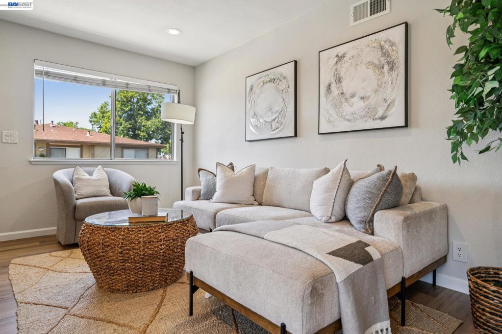 2297 Medallion Dr 4