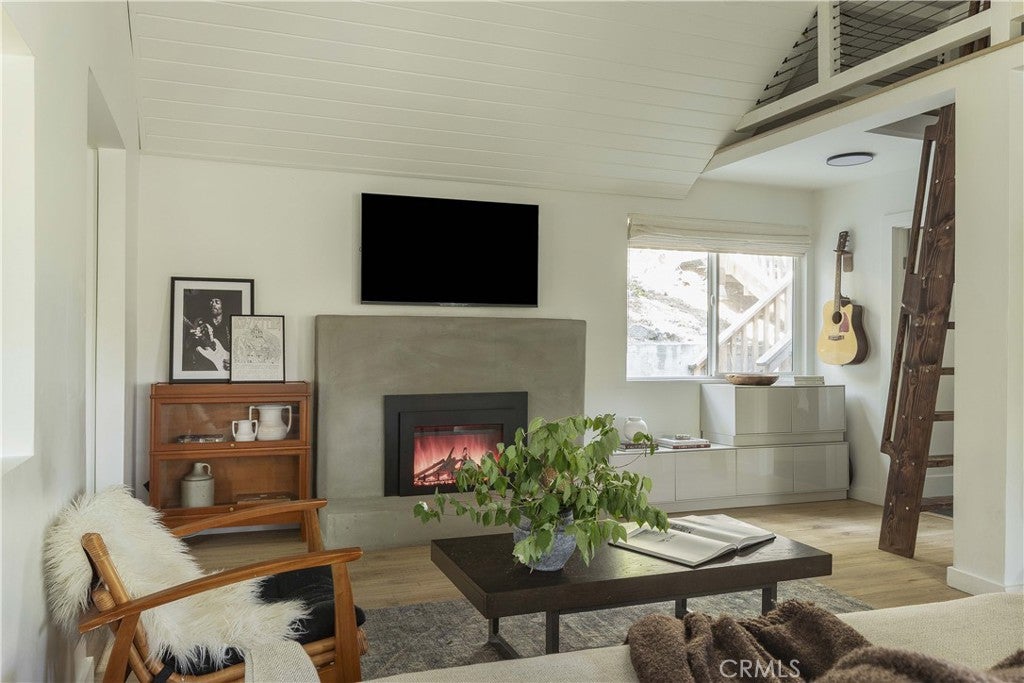 829 Sierra Vista Drive