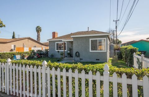 Photo of 7032 Somerset Cir, Paramount, CA 90723 (MLS # CV26022273)