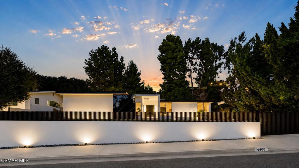 Photo of 4400 Topanga Canyon Boulevard, Woodland Hills, CA 91364 (MLS # 226003717)