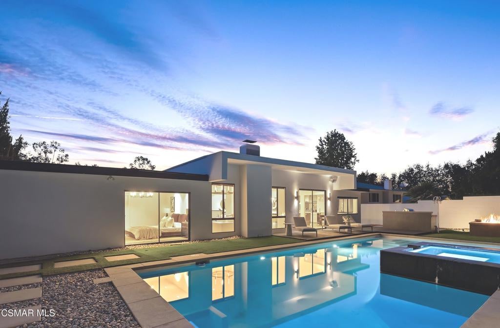 4400 Topanga Canyon Boulevard