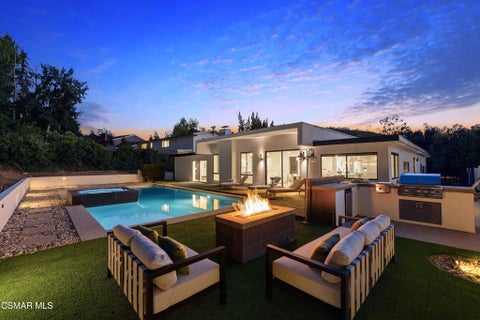 Photo of 4400 Topanga Canyon Boulevard, Woodland Hills, CA 91364 (MLS # 226003717)