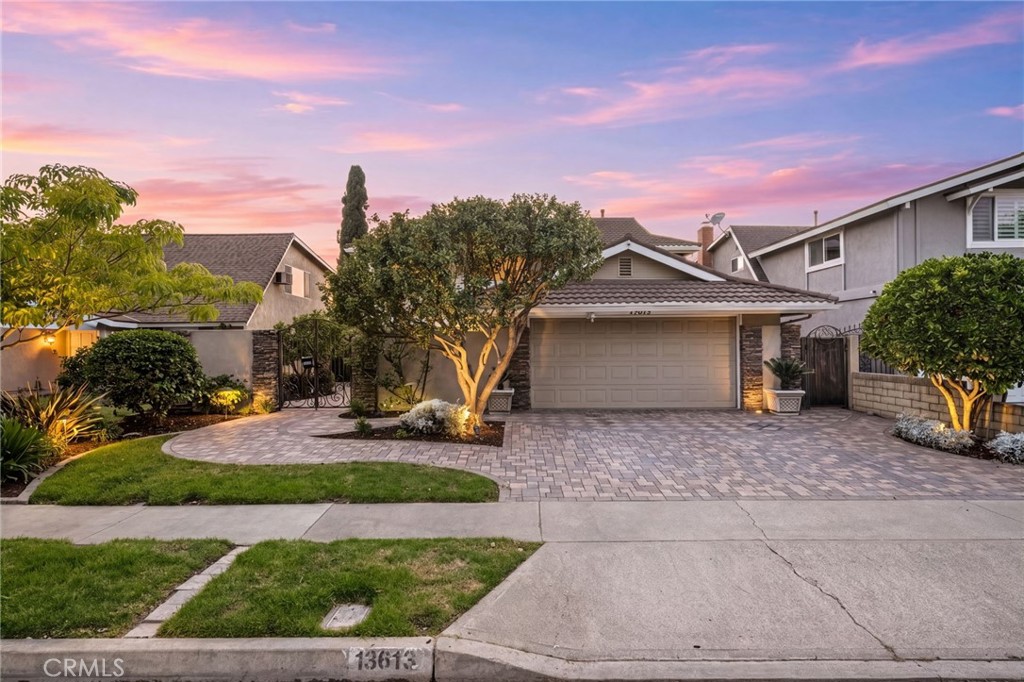13613 Edgefield