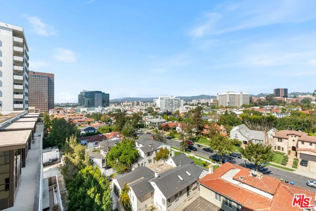 Los Angeles, California 90024, United States, 1 Bedroom Bedrooms, ,2 BathroomsBathrooms,Residential,Active,98558