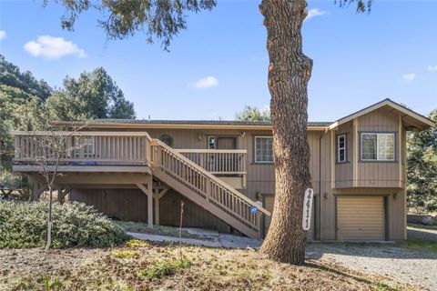 Photo of 2411 Glacier Drive, Pine Mountain Club, CA 93225 (MLS # SR26021488)