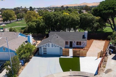 Photo of 113 Shellie Ct Ct, Bay Point, CA 94565 (MLS # 41109555) Photo of 113 Shellie Ct Ct, Bay Point, CA 94565 (MLS # 41109555)