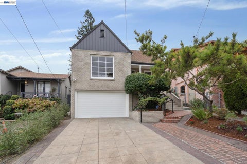 Photo of 637 Boulevard Way WAY, Oakland, CA 94610 (MLS # 41147058)