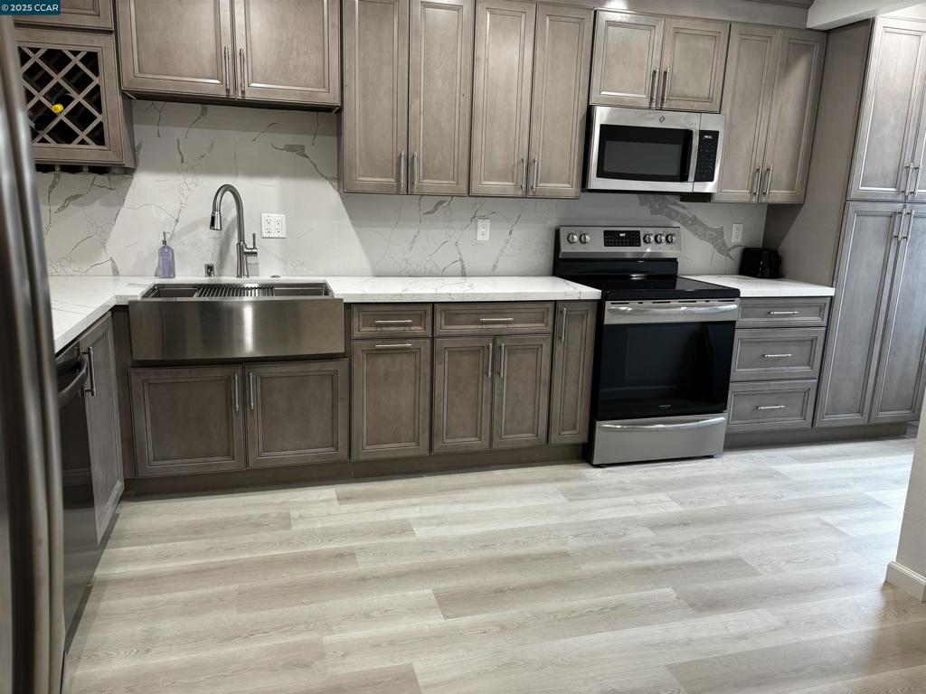 216 Westview Drive