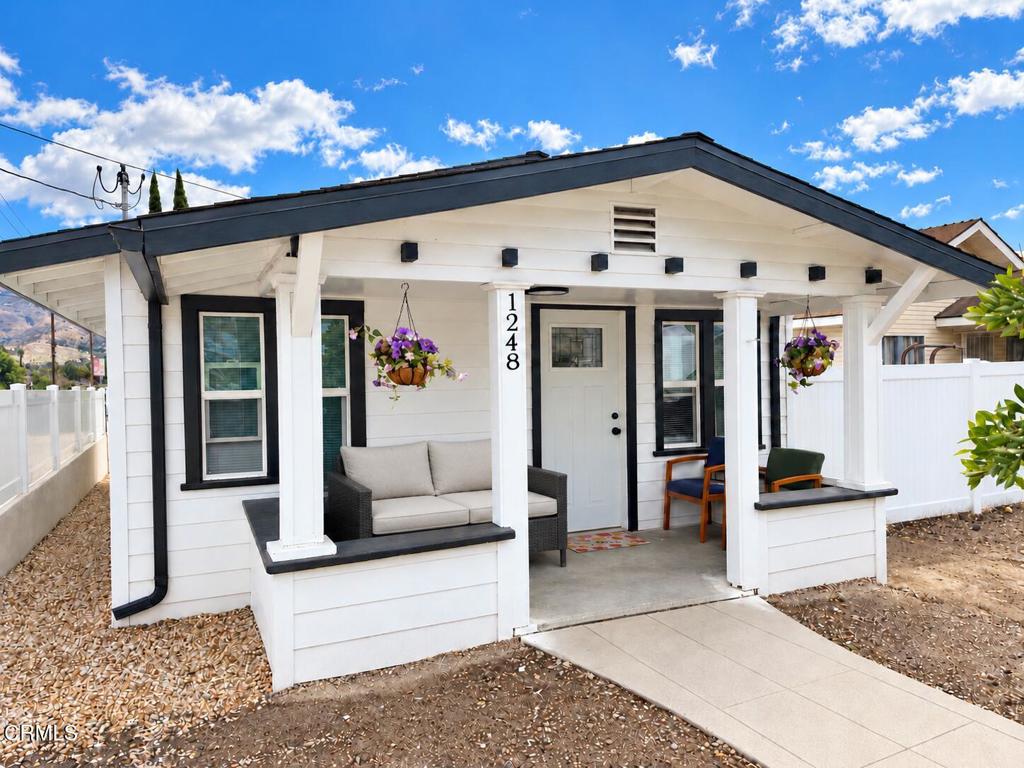Photo of 1248 E Main Street, Santa Paula, CA 93060 (MLS # V1-39433)