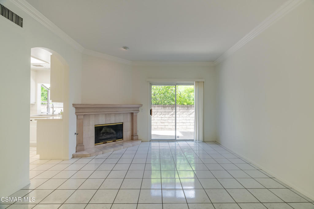 Executive I / Rancho Conejo-390 - 1004342 - Residential Lease