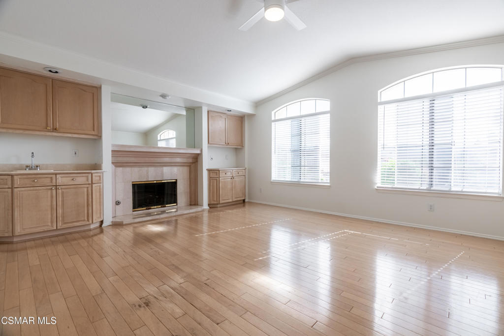 Executive I / Rancho Conejo-390 - 1004342 - Residential Lease