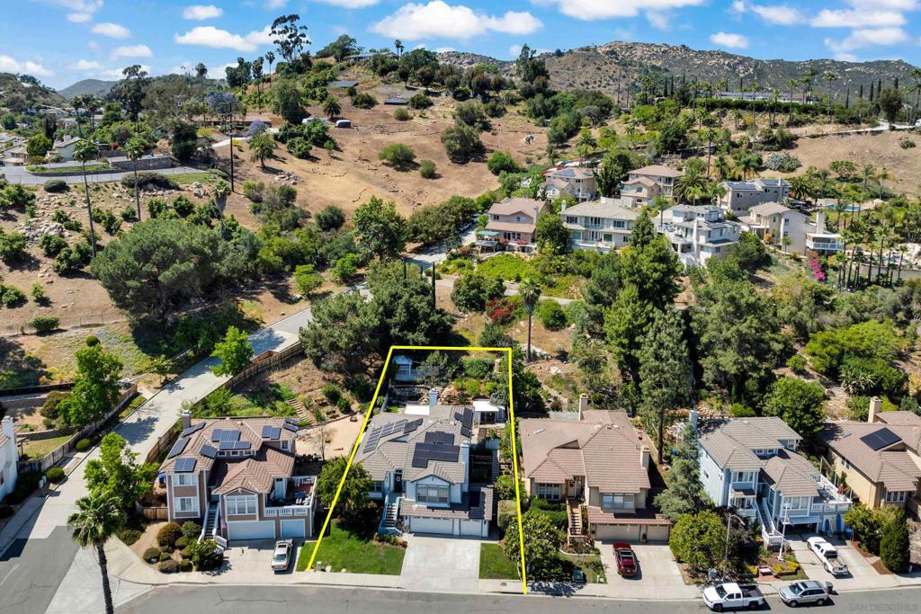 2106 Laura Dr
