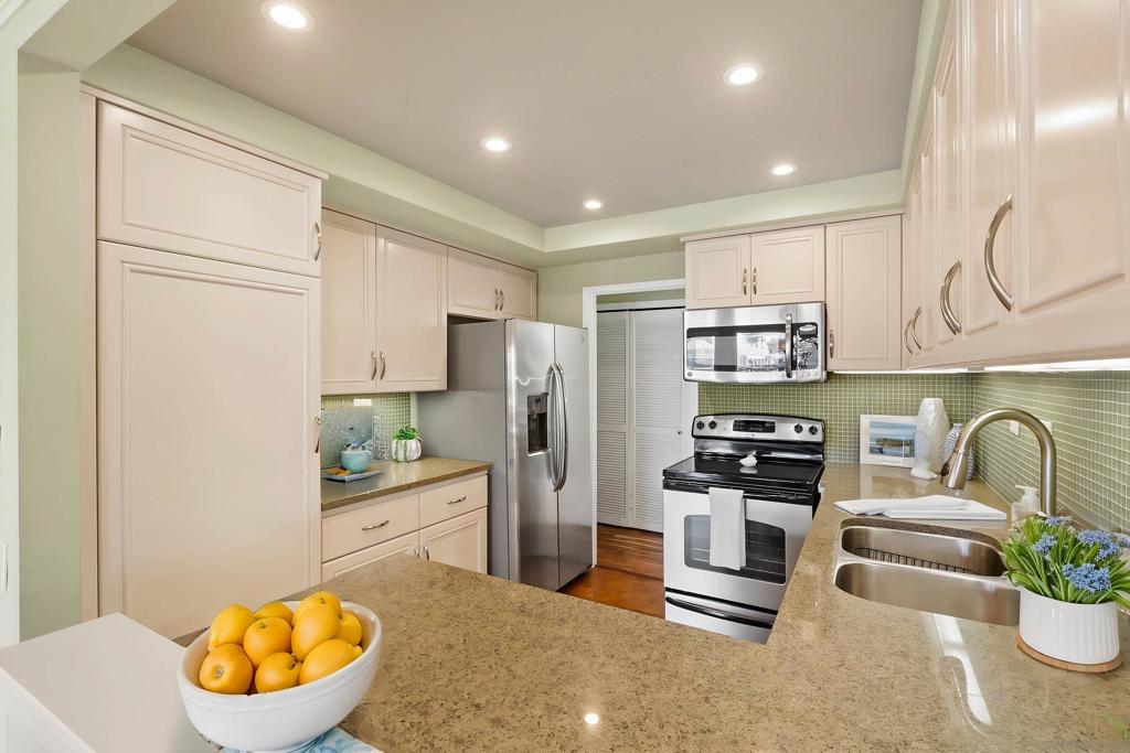 38 Antigua Ct