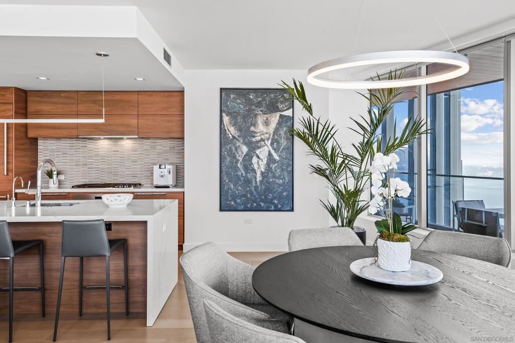 888 W E Street 3101