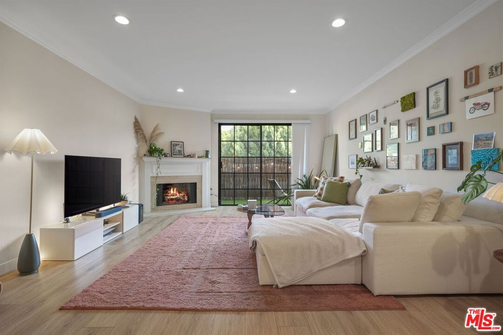 Photo of 10336 Almayo Avenue #203, Los Angeles, CA 90064 (MLS # 25574935)