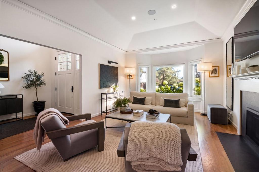 8 Sequoia Court