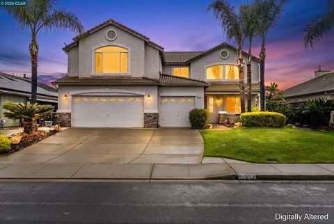 Photo of 523 Whitehall Ct Ct, Oakley, CA 94561 (MLS # 41132065)