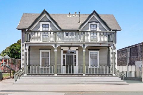 Photo of 114 2nd Street, Watsonville, CA 95076 (MLS # ML82049017)