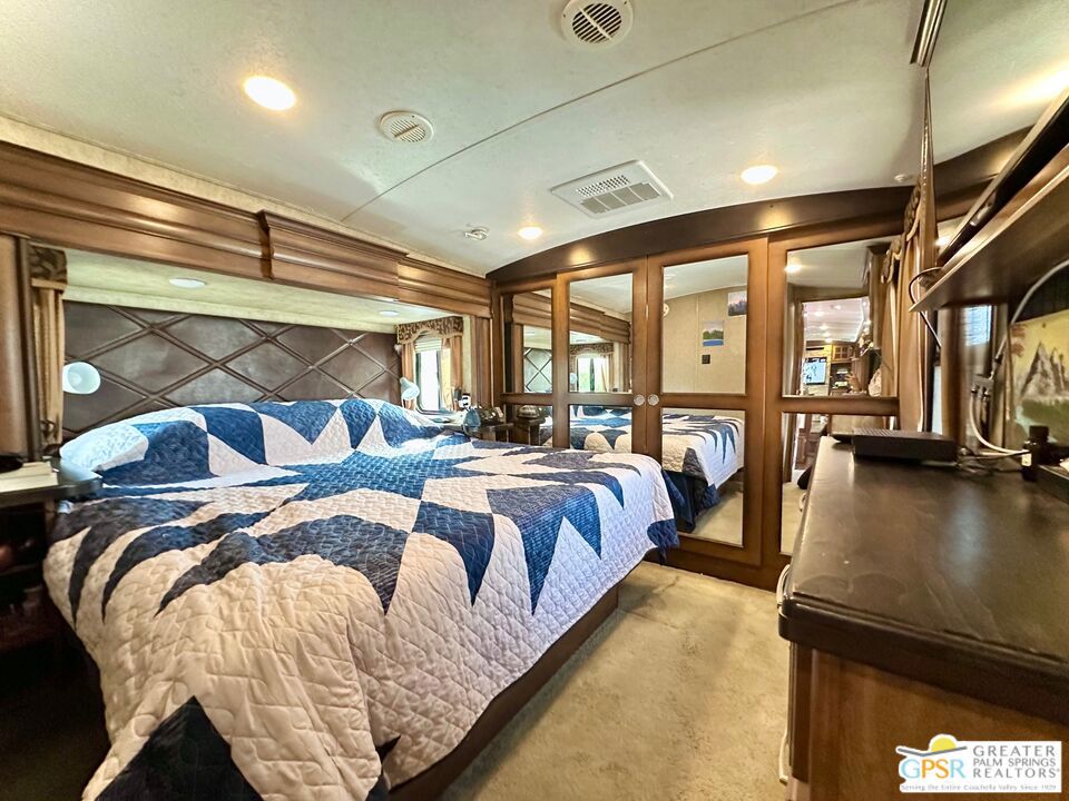 Desert Shadows Rv Re - Residential Lease