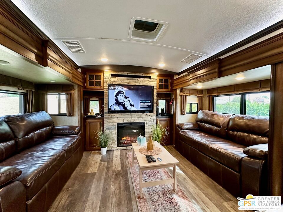 Desert Shadows Rv Re - Residential Lease