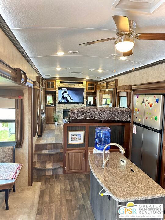 Desert Shadows Rv Re - Residential Lease