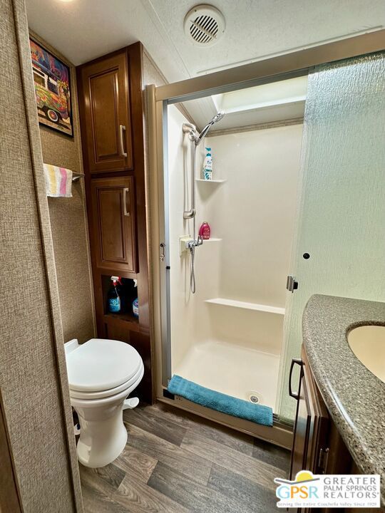 Desert Shadows Rv Re - Residential Lease